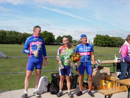 805 Podium des 3ème cat_ de gauche à droite
