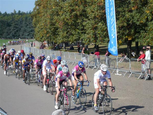 60_Le_peloton_des_1ere_Cat_