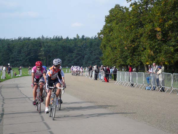 105 4 coureurs sont sortis du peloton des 1 et 2