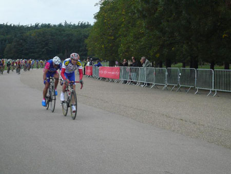 198 Dernier tour pour les 3eme categorie, Denis Hamada et Serge Plasse tente la belle 