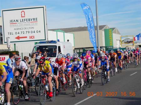 145_Peloton_des_1ère_Catégorie_n°1