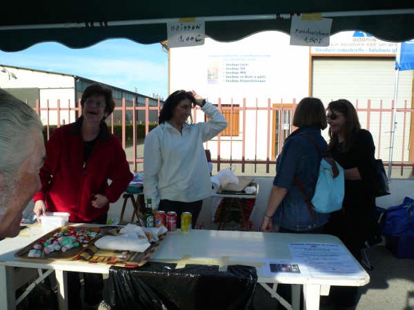 71 Arlette-Maria-Sylvie et Josiane pour vous servir