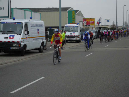 158 Le peloton des 4eme Cat. s'etire