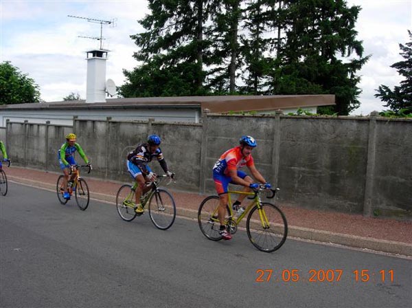 07}_Gérard_devant,_derrière_ça_fait_mal_!