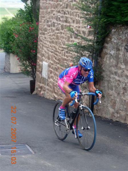 41)_Bernard_serre_les_dents