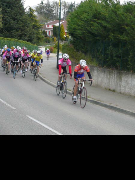 29 Hocine secoue le peloton des 4ème